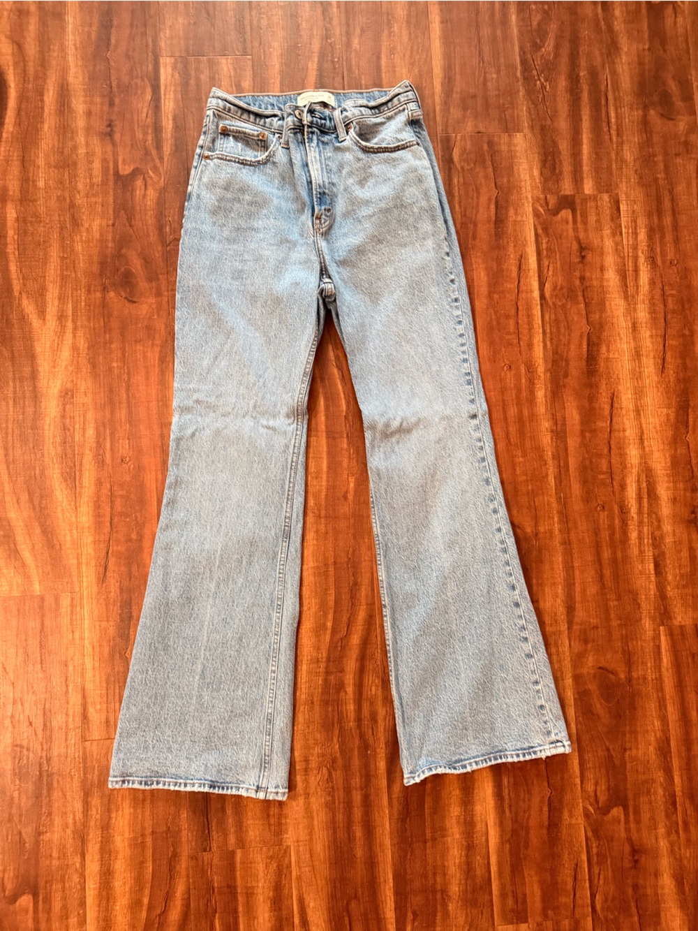 Abercrombie Vintage Flare High Rise Jeans Light Wash Size 28